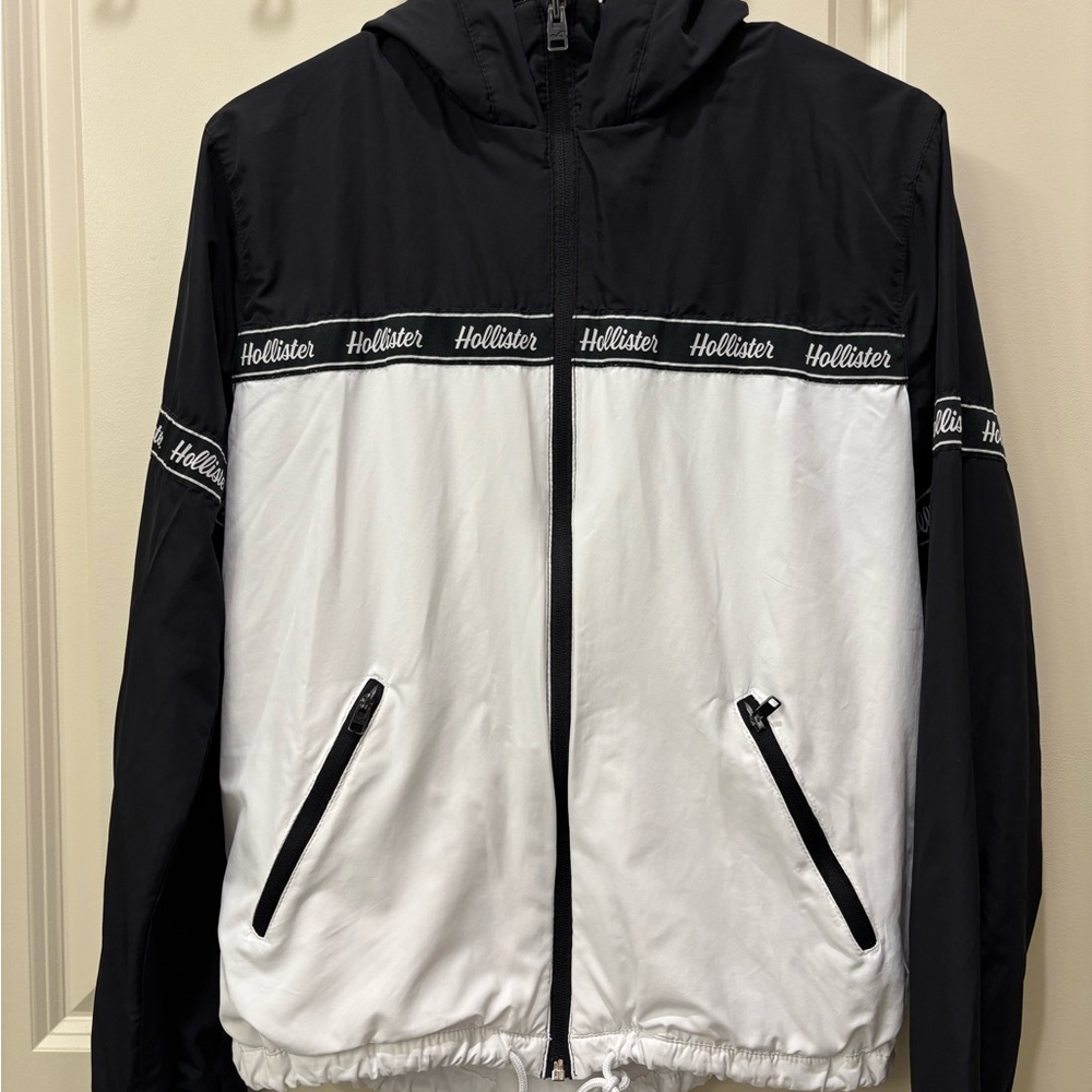 Hollister Women’s Black and White Windbreaker